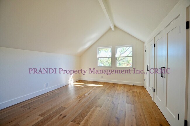 Building Photo - Marinwood Gem, Fully Renovated, Stylish an...