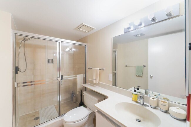 Building Photo - Contemporary 2BR/2BA Corner Condo at The Encore of McLean