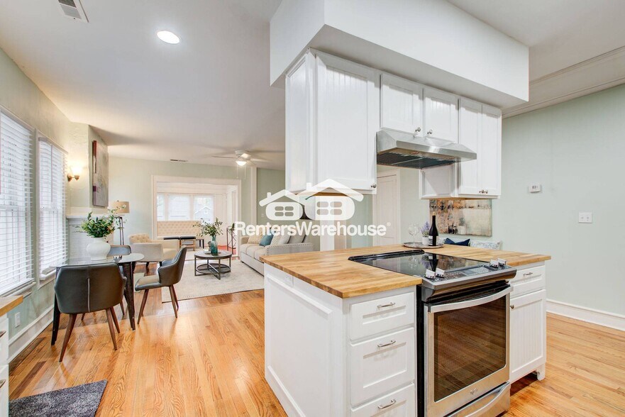 Building Photo - 875 White St SW