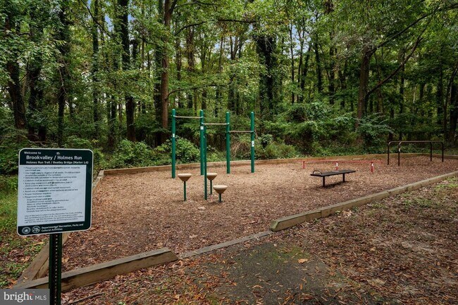 Building Photo - 200 N Pickett St