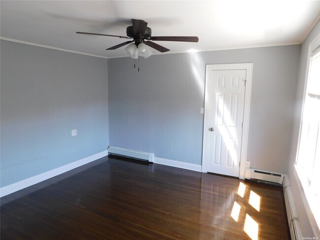 Building Photo - 360 Woodland Dr