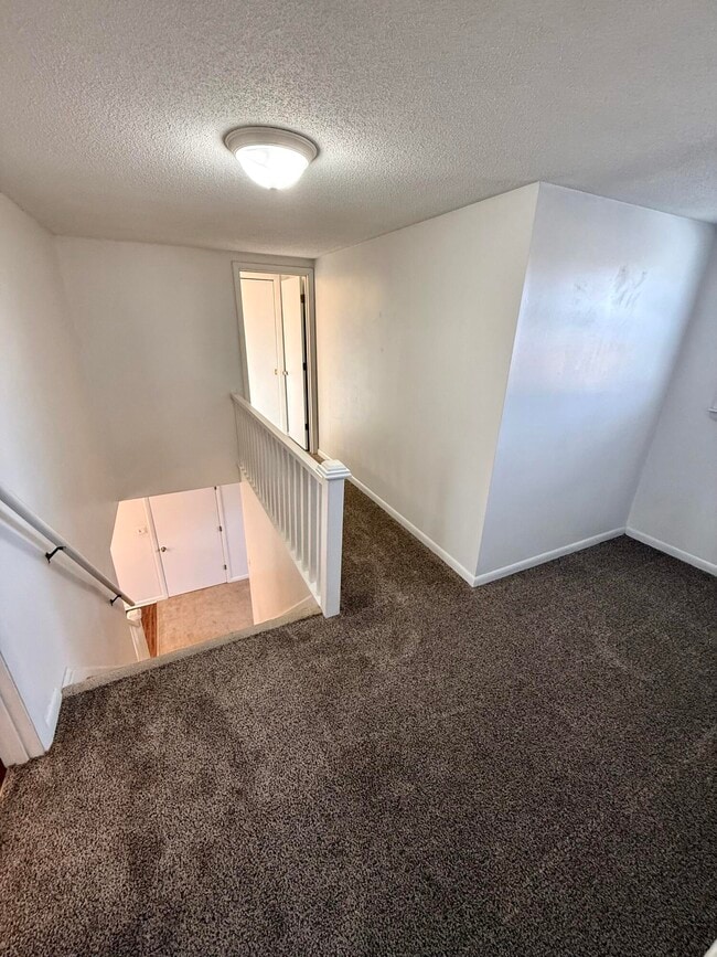 Building Photo - 1405 Webb Ridge Rd