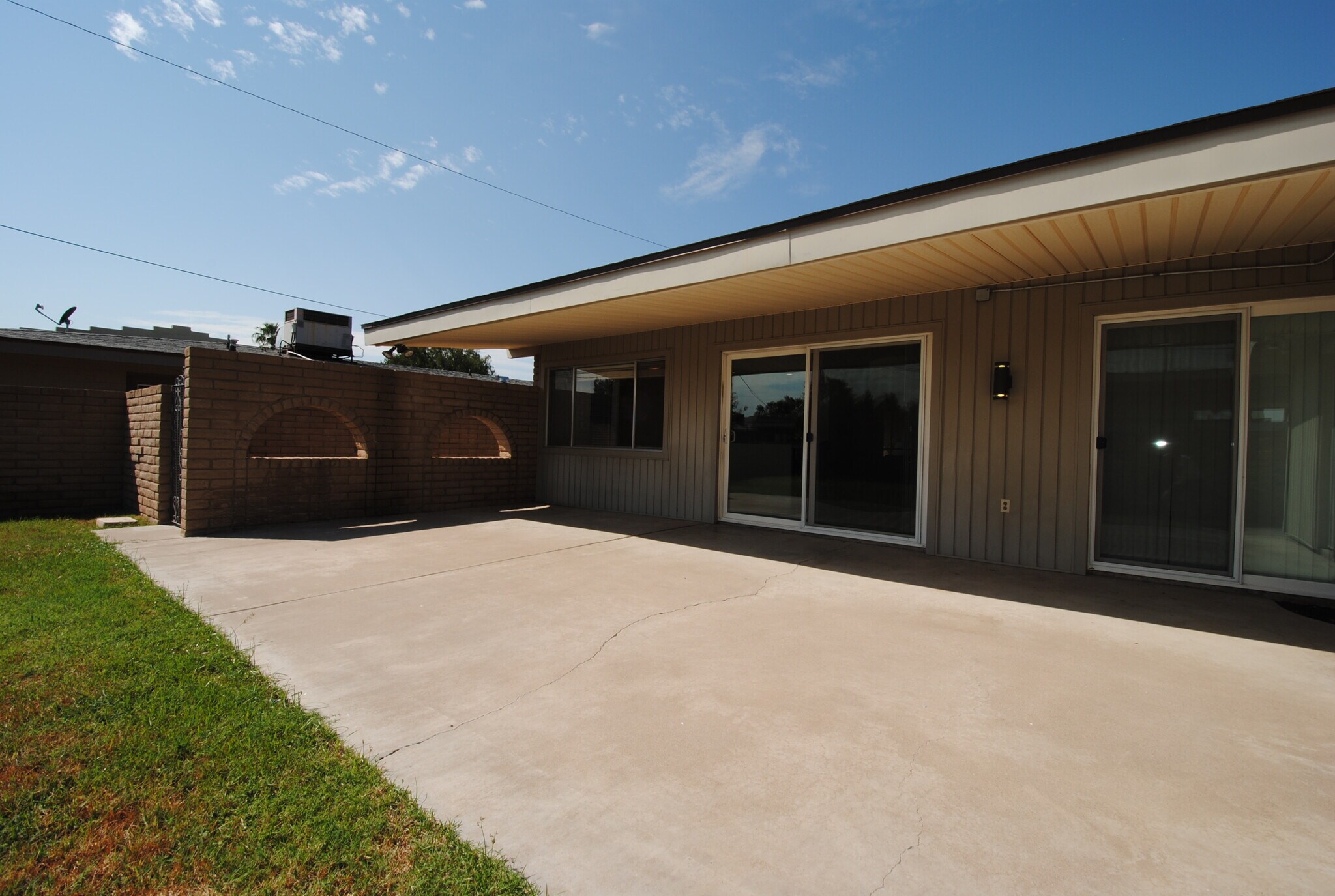large covered patio - 3703 E Montecito Ave