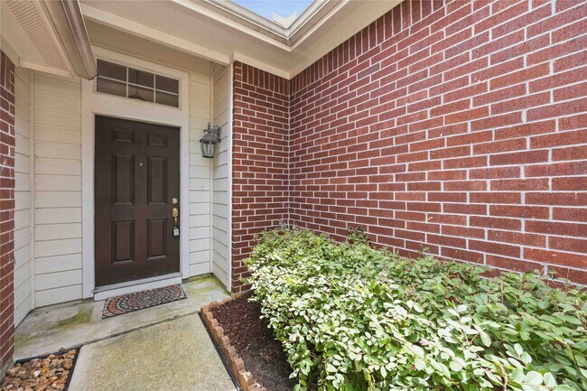 Building Photo - 12807 Canyon Echo Dr