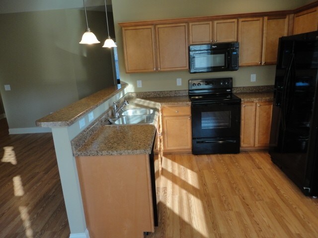 Building Photo - 166 Sequoia Dr
