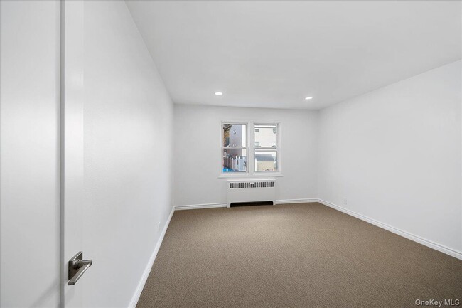 Building Photo - 163 Glover Ave