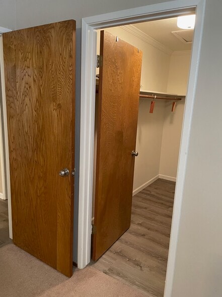 Bedroom #1 walk-in closet - 6147 Seminary Ave