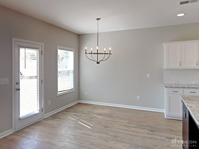 Building Photo - 117 Cedar Pk Wy