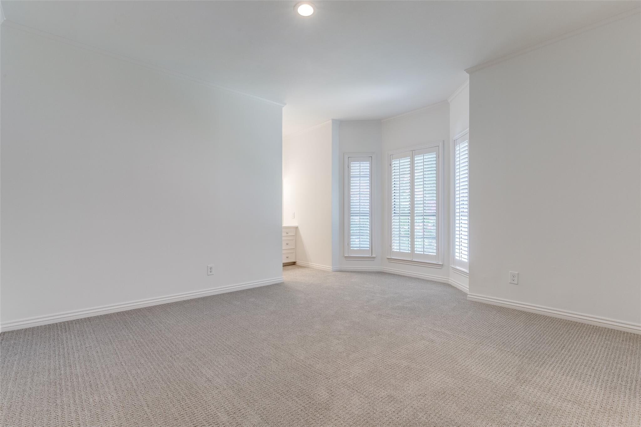 Building Photo - 3201 Saint Johns Dr