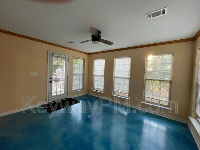 Building Photo - 811 Oshields Ct