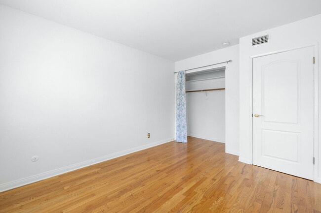 Building Photo - 2450 E Del Mar Blvd