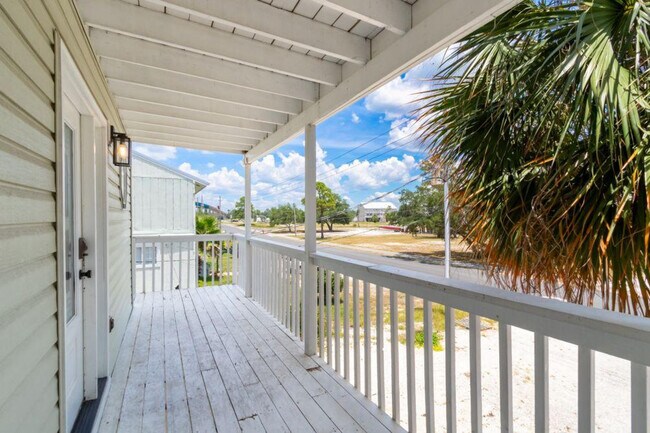 Building Photo - 6209 Don Carlos Dr