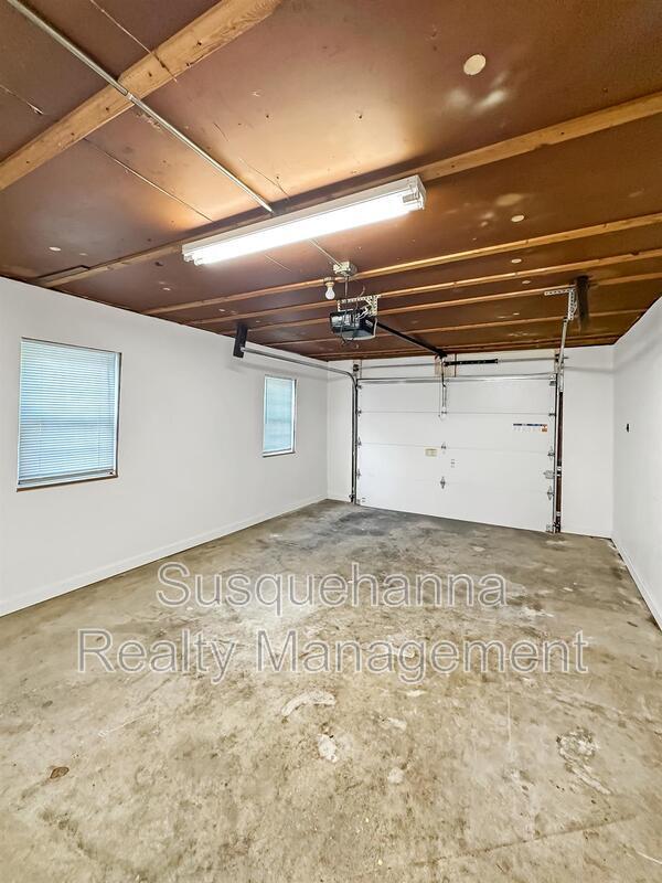 Building Photo - 169 Engle Ln