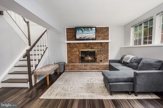 Building Photo - 5326 Larochelle Ct