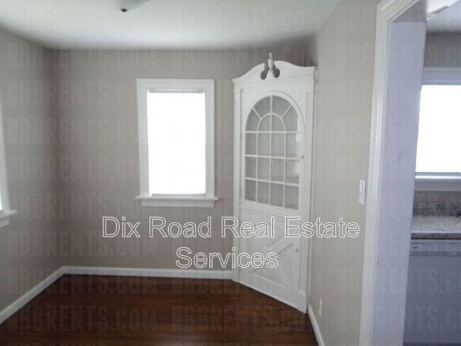 Building Photo - 340 Burleigh Ave