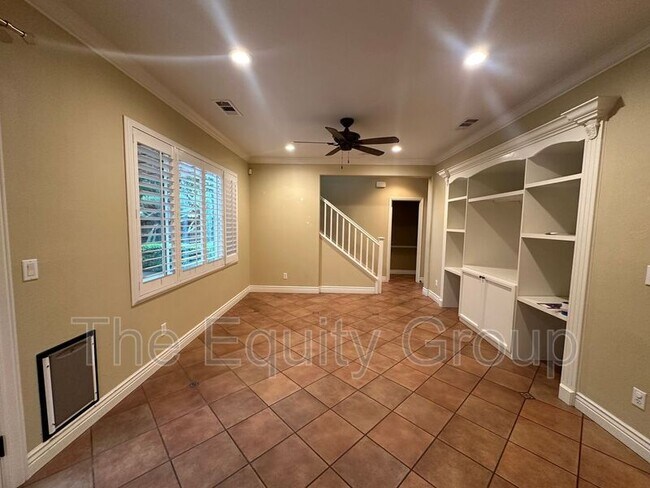 Building Photo - 3842 W Buena Vista Ave