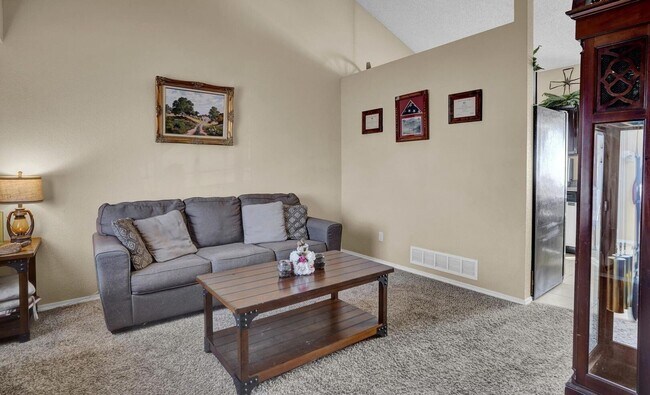 Building Photo - 3 Bed 3 Bath House with Solar for Rent Nea...