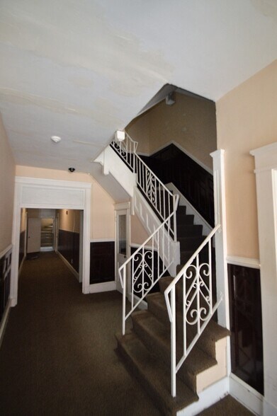 Building Photo - 870 Huntington Ave
