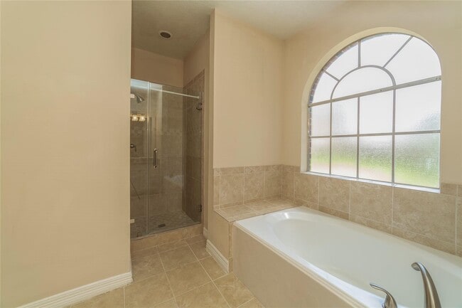 Building Photo - 1727 Park Forest Dr