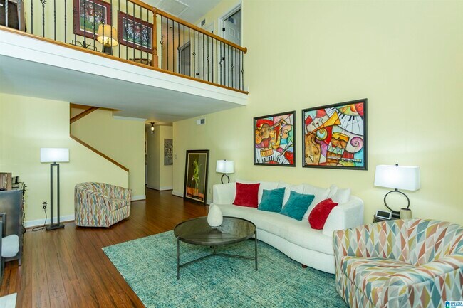 Building Photo - 327 Heath Dr