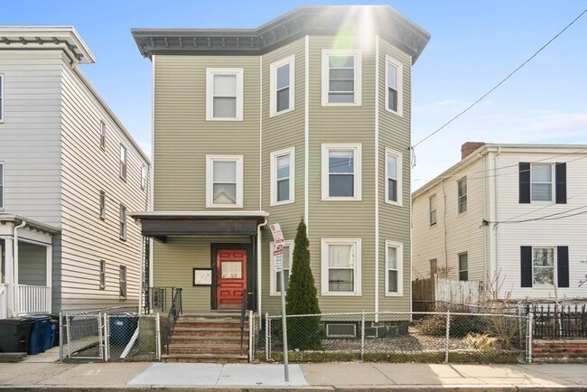 Building Photo - 33 Harbor View St