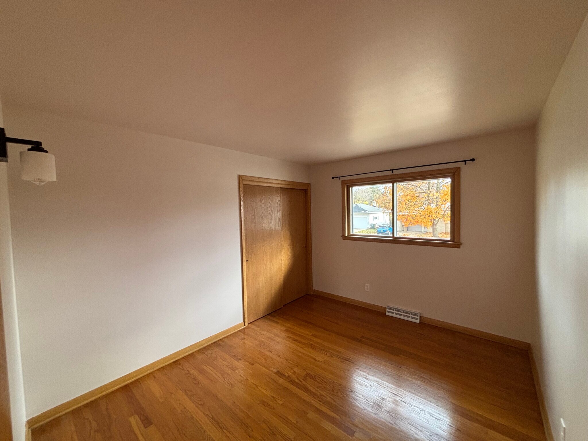 Building Photo - 4806 Goldfinch Dr