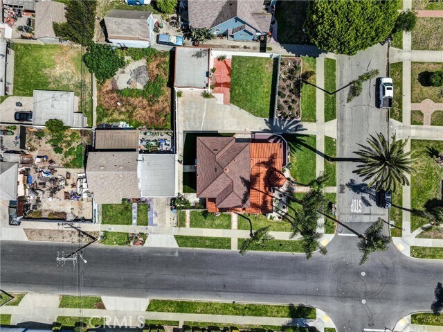 Building Photo - 423 S Poinsettia Ave