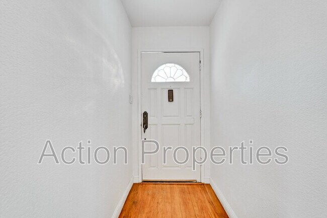 Building Photo - 439 Glendale Ave
