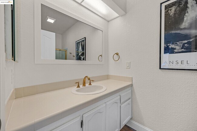 Building Photo - 2380 Wayfarer Dr