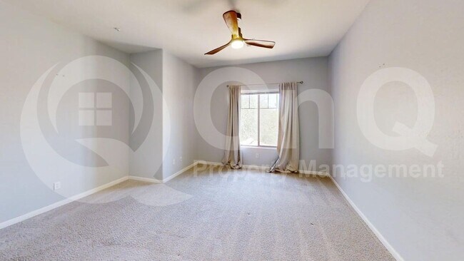 Building Photo - 525 N Miller Rd
