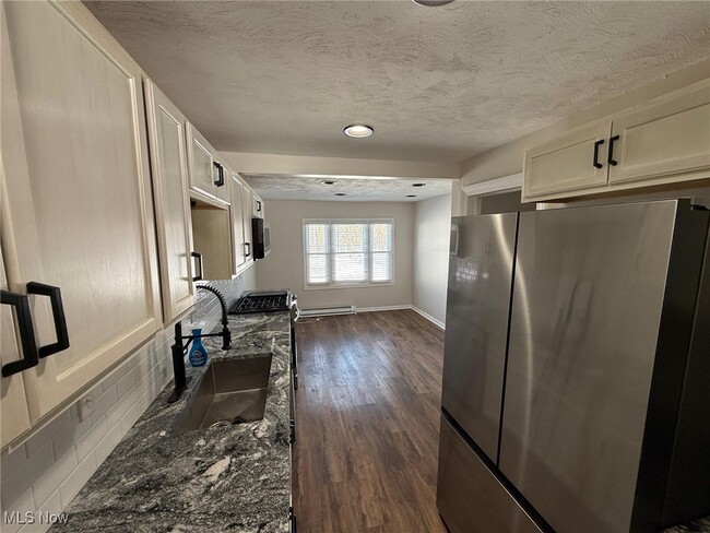 Building Photo - 23058 Drake Rd