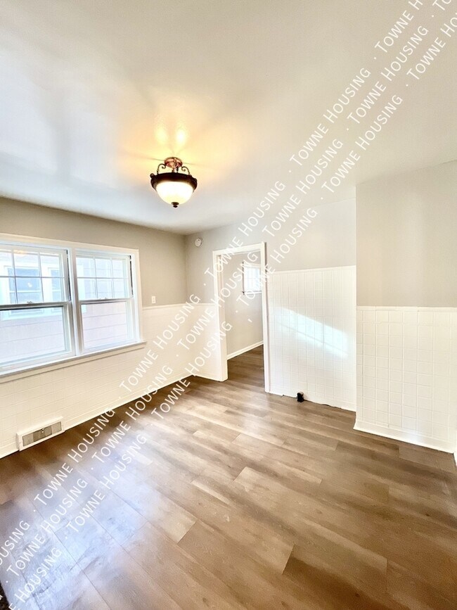 Building Photo - 554 26th St