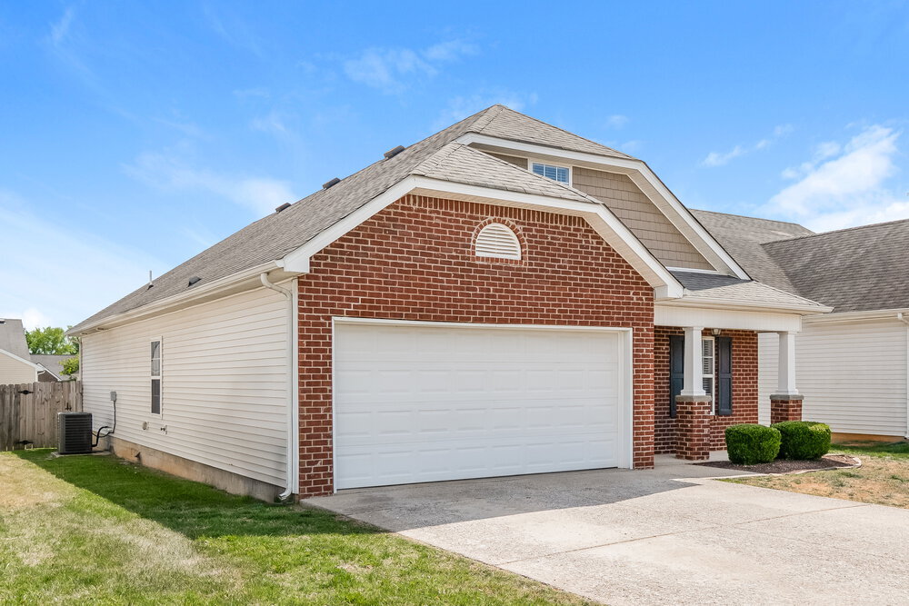 Building Photo - 1625 Beaconcrest Cir
