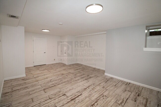 Building Photo - 4 Robin Ln