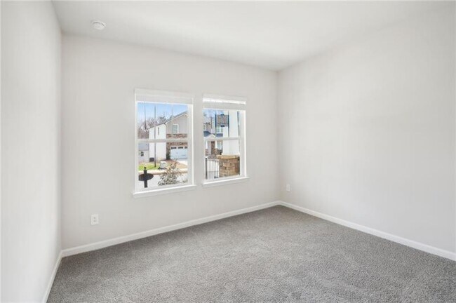 Building Photo - 95 Sequoia Ln