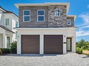 Building Photo - Luxurious Pool Home in Reunion Resort | Go...