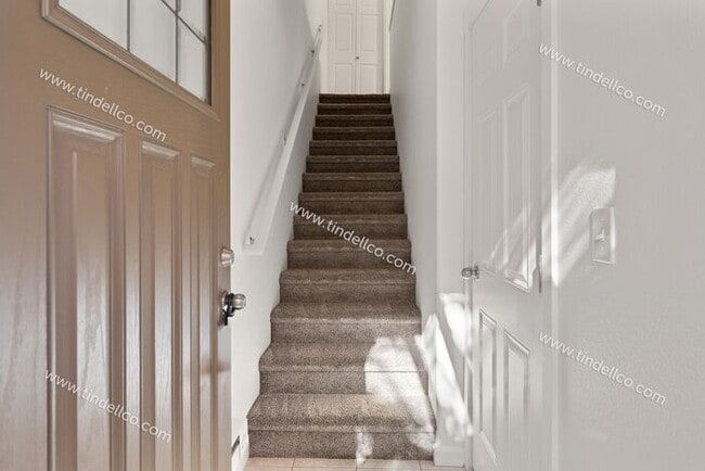 Building Photo - FREE 2ND MONTH RENT! Charming Townhome w/ ...