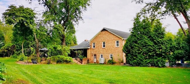 Building Photo - 1214 Vinita Ln