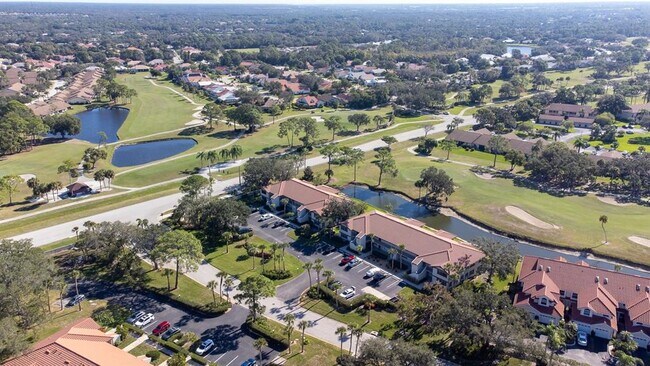 Building Photo - 5630 Golf Pointe Dr