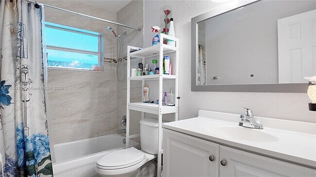 Building Photo - 801 NW 172nd Terrace