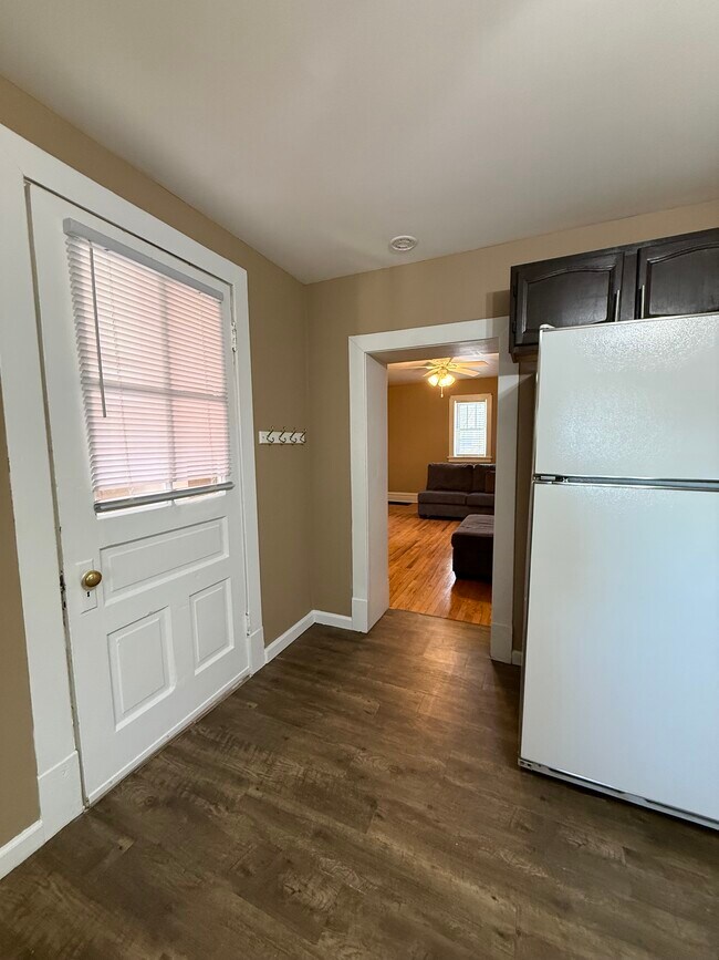 Building Photo - 3238 Mt Pleasant St