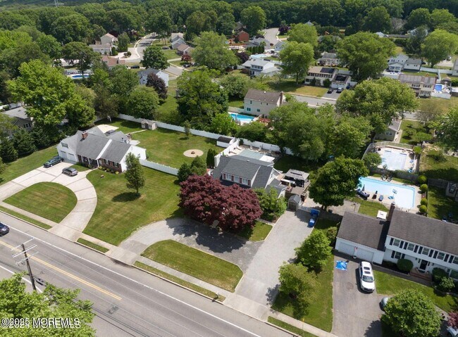 Building Photo - 1597 N Bay Ave