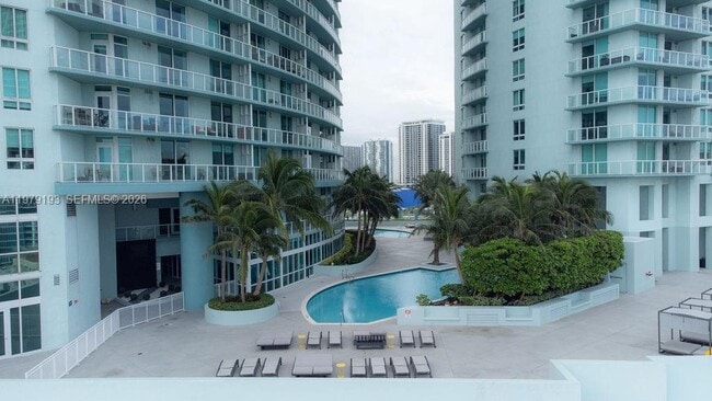 Building Photo - 1900 N Bayshore Dr