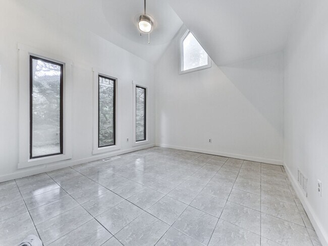 Building Photo - 932 Blackwell Trail