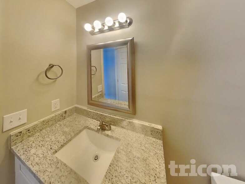 Building Photo - 6640 Sugar Valley Dr