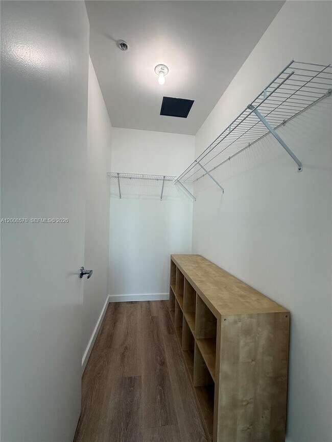 Building Photo - 2200 NE 4th Ave