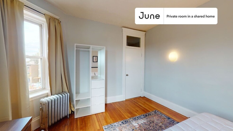 Building Photo - Room in Shared 4 bed/1 bath home