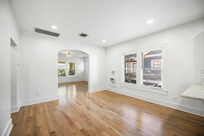 Building Photo - 1129 Euclid St