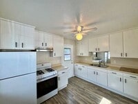 Building Photo - Charming 2-Bedroom Duplex in Bay Ho!