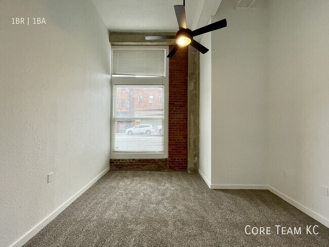 Building Photo - 934 Broadway Blvd